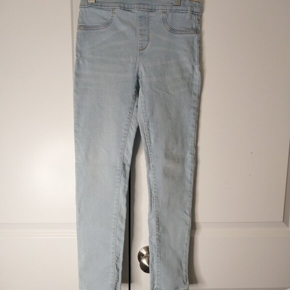 2 Levis Pull-On Jeggings - Picture 2 of 10